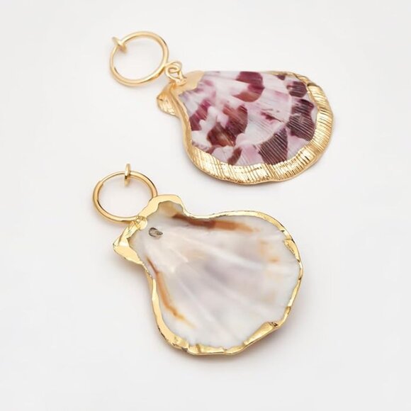 Gold sea shell pendant earrings - Picture 4 of 5